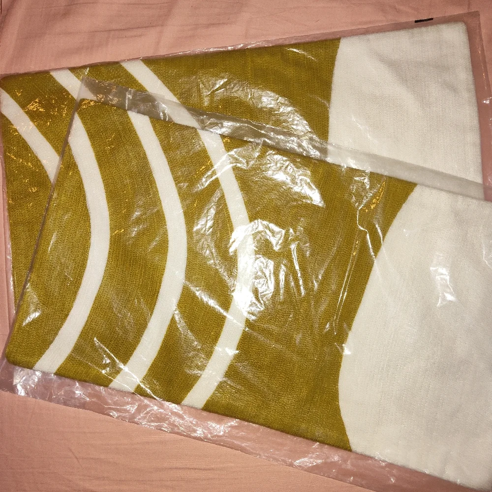 NWT West Elm Crewel Rounded Pillow Covers Set